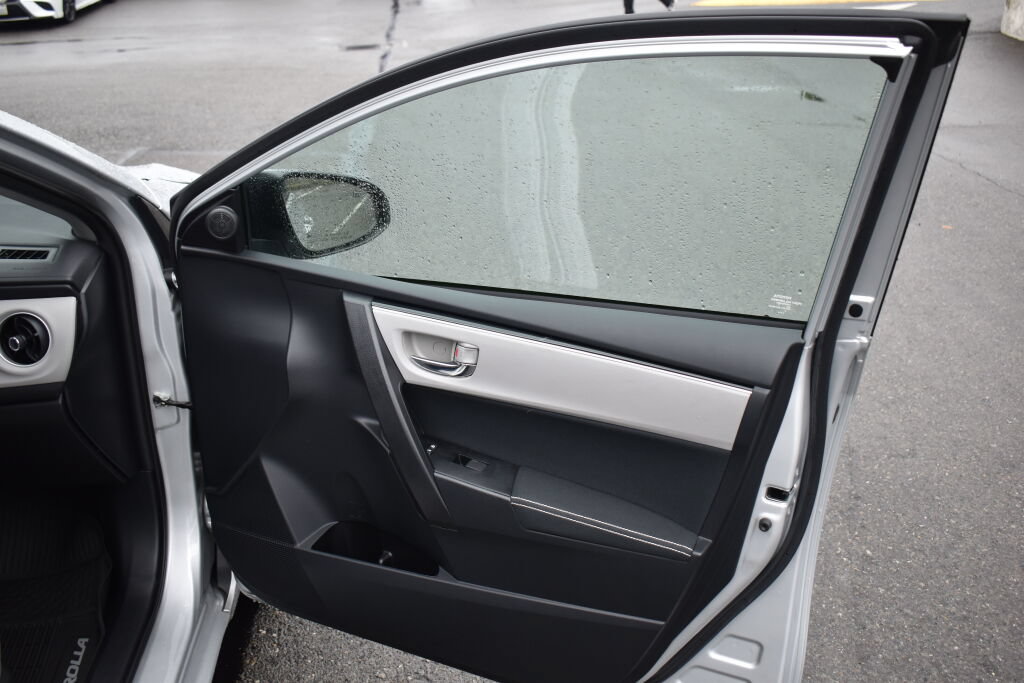 Used 2017 Toyota Corolla LE FWD image 24