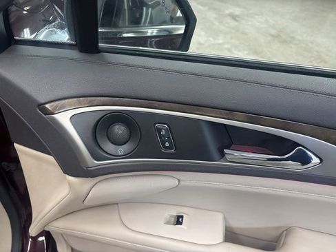 Used 2017 Lincoln MKZ Select w/ Technology Package image 23