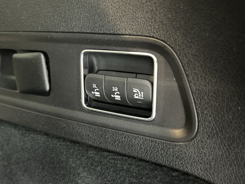 Certified 2025 Mercedes-Benz GLS 580 4MATIC image 12