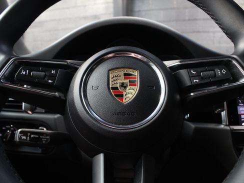 Used 2025 Porsche Macan w/ Premium Package Plus AWD/4WD image 60