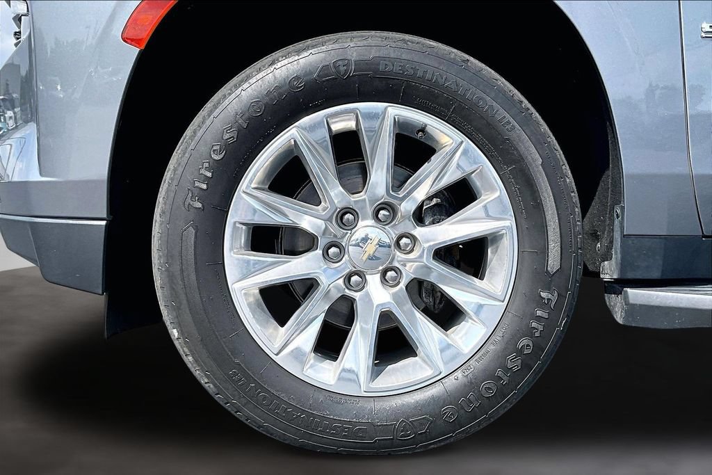 Used 2022 Chevrolet Suburban Premier AWD/4WD image 9