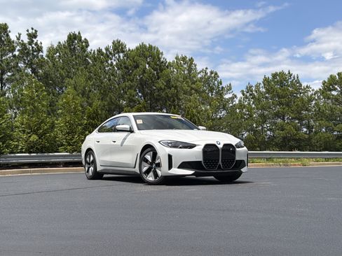 Used 2023 BMW i4 eDrive40 w/ Premium Package RWD image 2