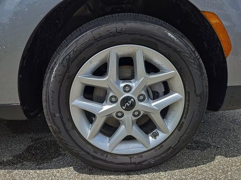 Certified 2025 Kia Soul LX w/ LX Technology Package FWD image 7