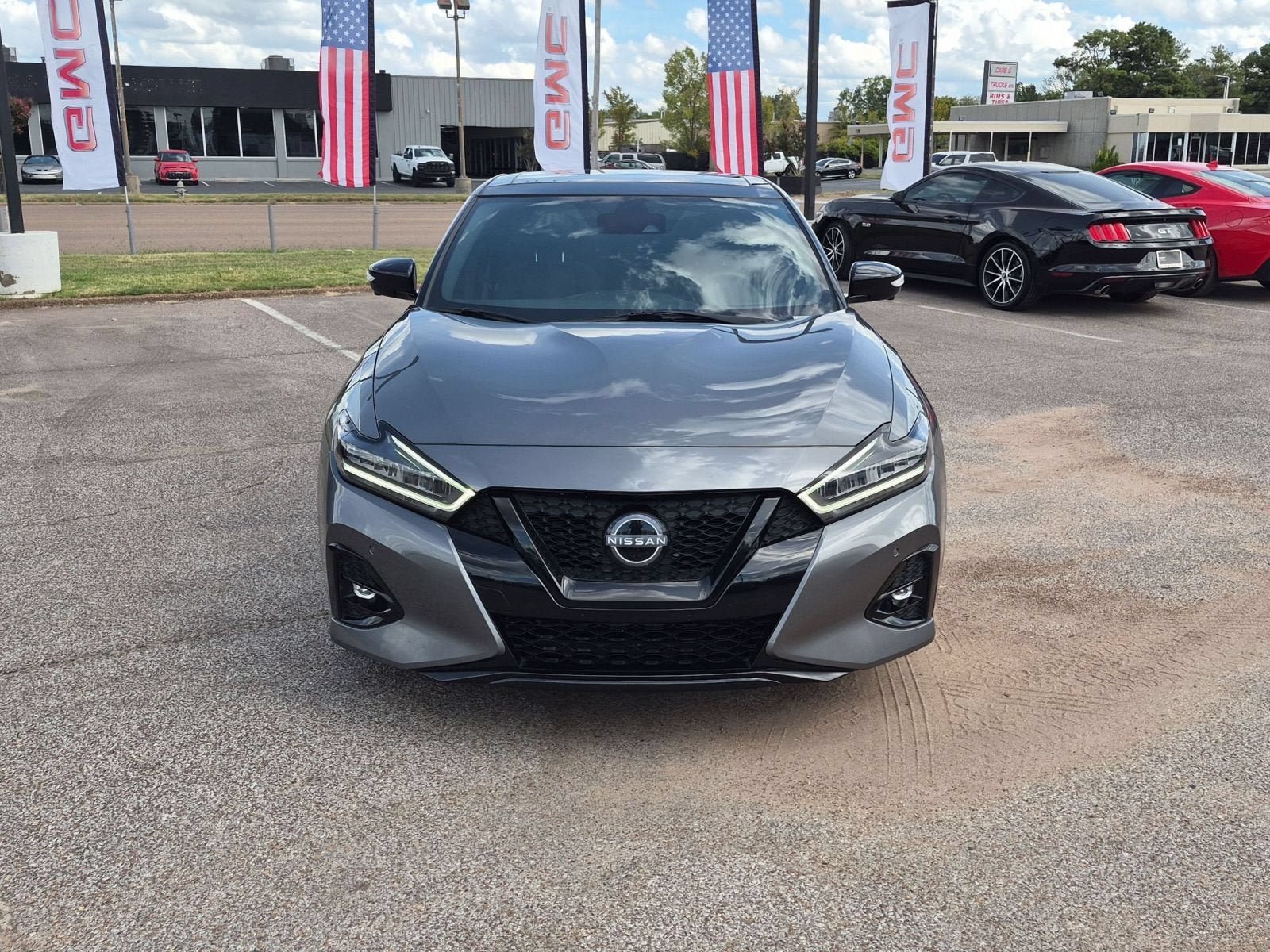 Used 2023 Nissan Maxima SR w/ Sport Mat Group FWD image 9