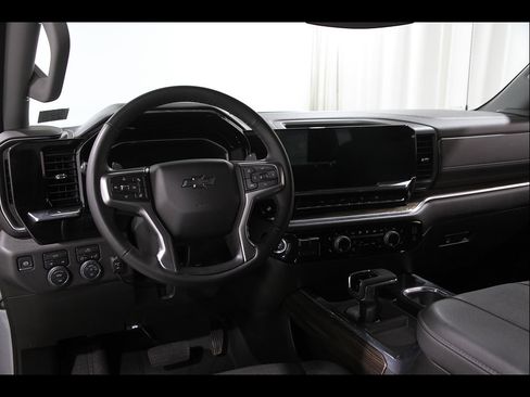 Certified 2025 Chevrolet Silverado 1500 RST w/ Protection Package AWD/4WD image 8