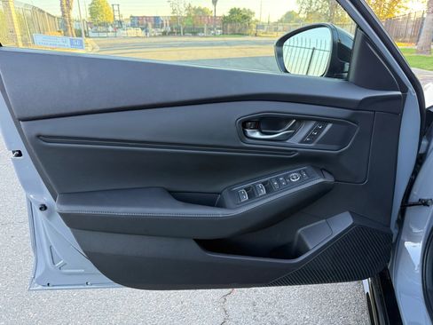 Used 2025 Honda Accord Sport image 25