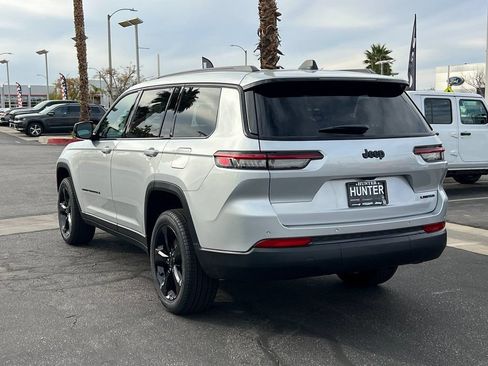 New 2025 Jeep Grand Cherokee L Limited w/ Black Appearance Package RWD image 4