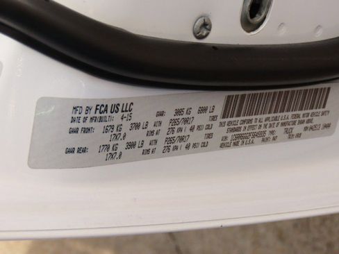 Used 2015 RAM 1500 Classic SLT image 28