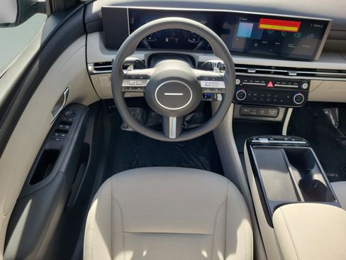 New 2026 Hyundai Tucson SEL image 16