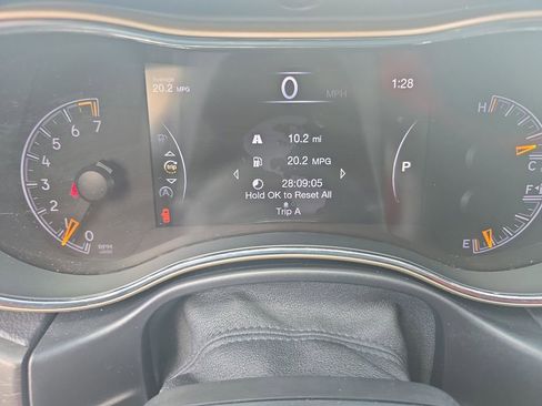 Used 2017 Jeep Grand Cherokee Limited w/ Trailer Tow Group IV image 20