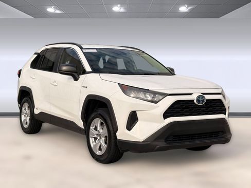 Used 2019 Toyota RAV4 LE image 7