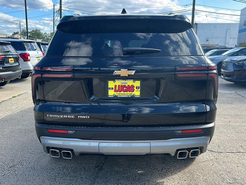 New 2026 Chevrolet Traverse LT w/ LPO, Floor Liner Package AWD/4WD image 10
