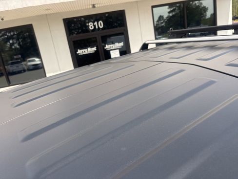 Used 2021 Jeep Gladiator Willys image 12