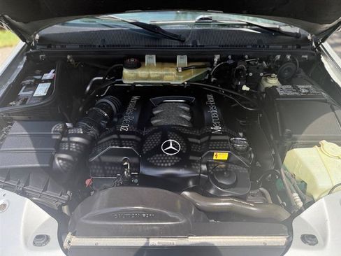 Used 2004 Mercedes-Benz ML 350 4MATIC w/ Sunroof Pkg image 8