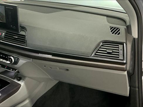 Used 2022 Audi Q5 2.0T Premium w/ Convenience Package image 18