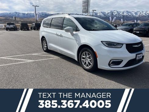 Used 2022 Chrysler Pacifica Touring-L image 1