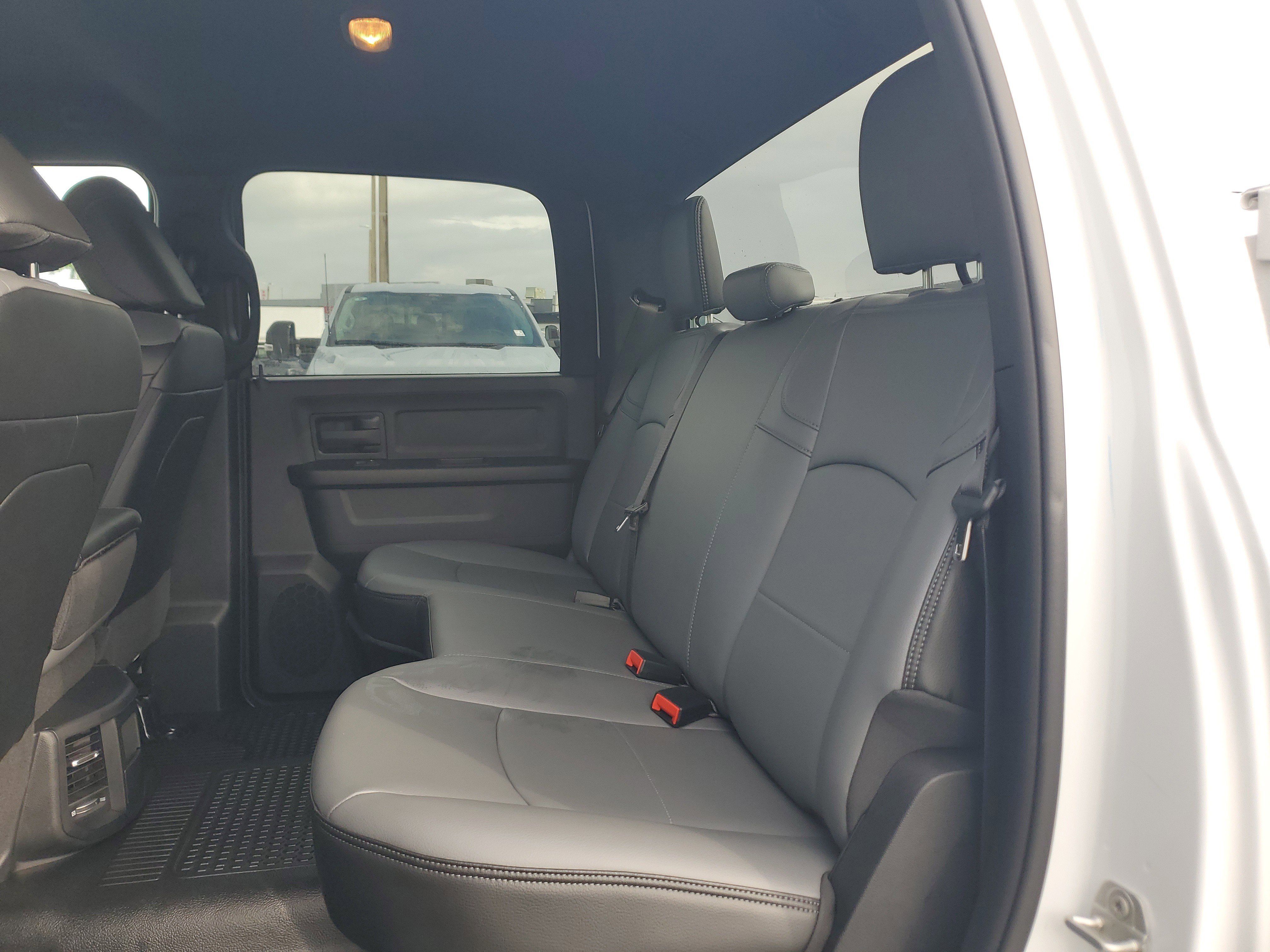 Used 2024 RAM 3500 Tradesman w/ Chrome Appearance Group AWD/4WD image 12