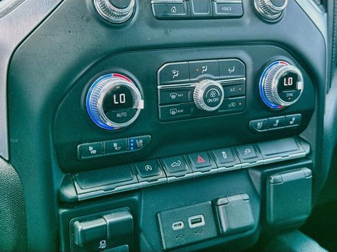 Used 2021 GMC Sierra 1500 SLT RWD image 18