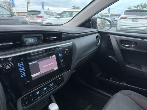 Used 2017 Toyota Corolla LE image 8