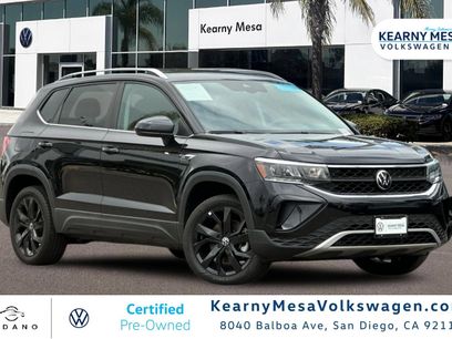 Used 2023 Volkswagen Taos SE w/ Black Wheel Package
