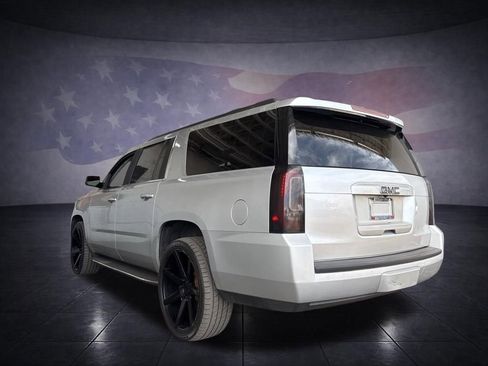 Used 2016 GMC Yukon XL SLT w/ Open Road Package AWD/4WD image 3