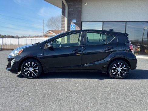 Used 2016 Toyota Prius C Two image 37