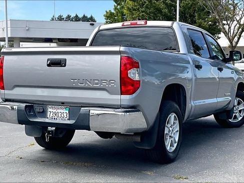 Used 2020 Toyota Tundra SR5 w/ SR5 Upgrade Package AWD/4WD image 13