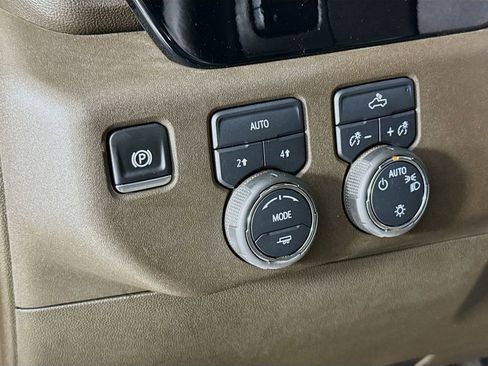 Used 2025 Chevrolet Silverado 1500 LT image 11