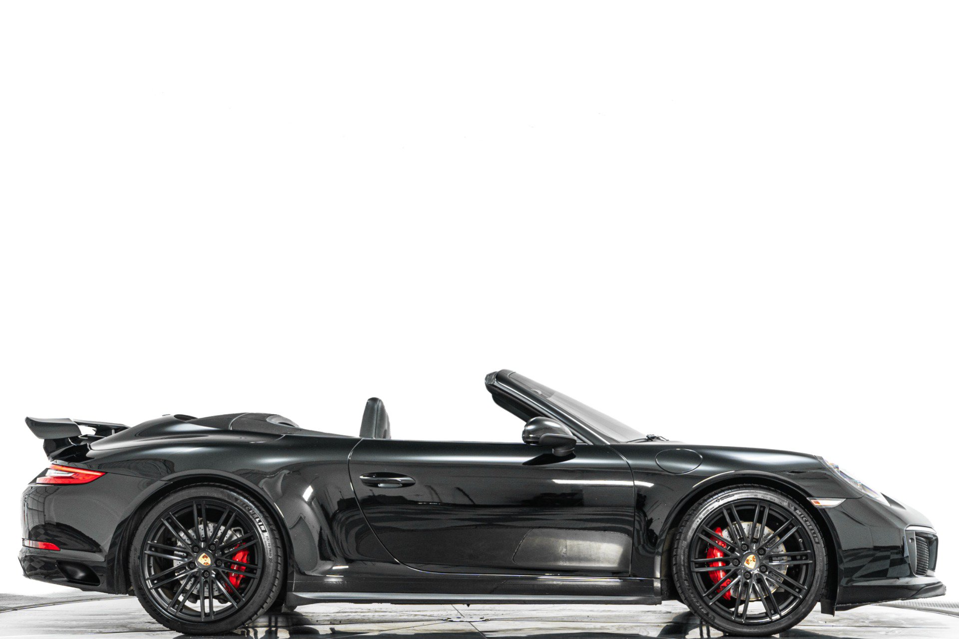 Used 2018 Porsche 911 Carrera 4S AWD/4WD image 2