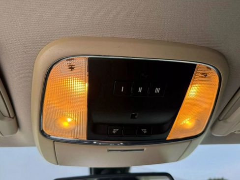 Used 2017 Chrysler 300 Limited w/ Driver Convenience Group image 14