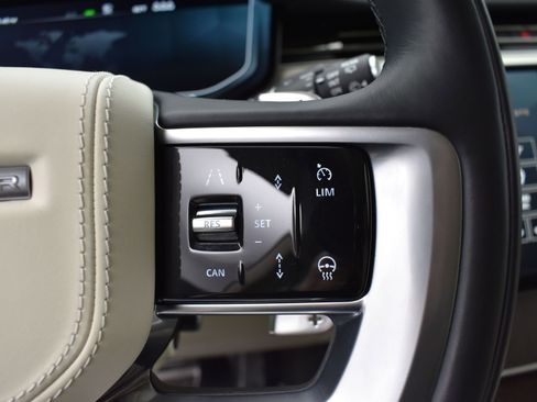 Used 2024 Land Rover Range Rover SE image 7