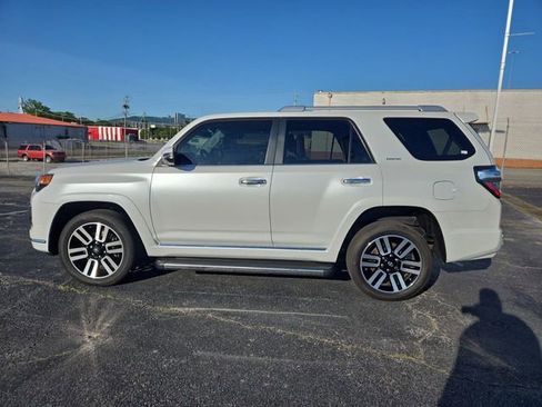Used 2024 Toyota 4Runner Limited AWD/4WD image 5