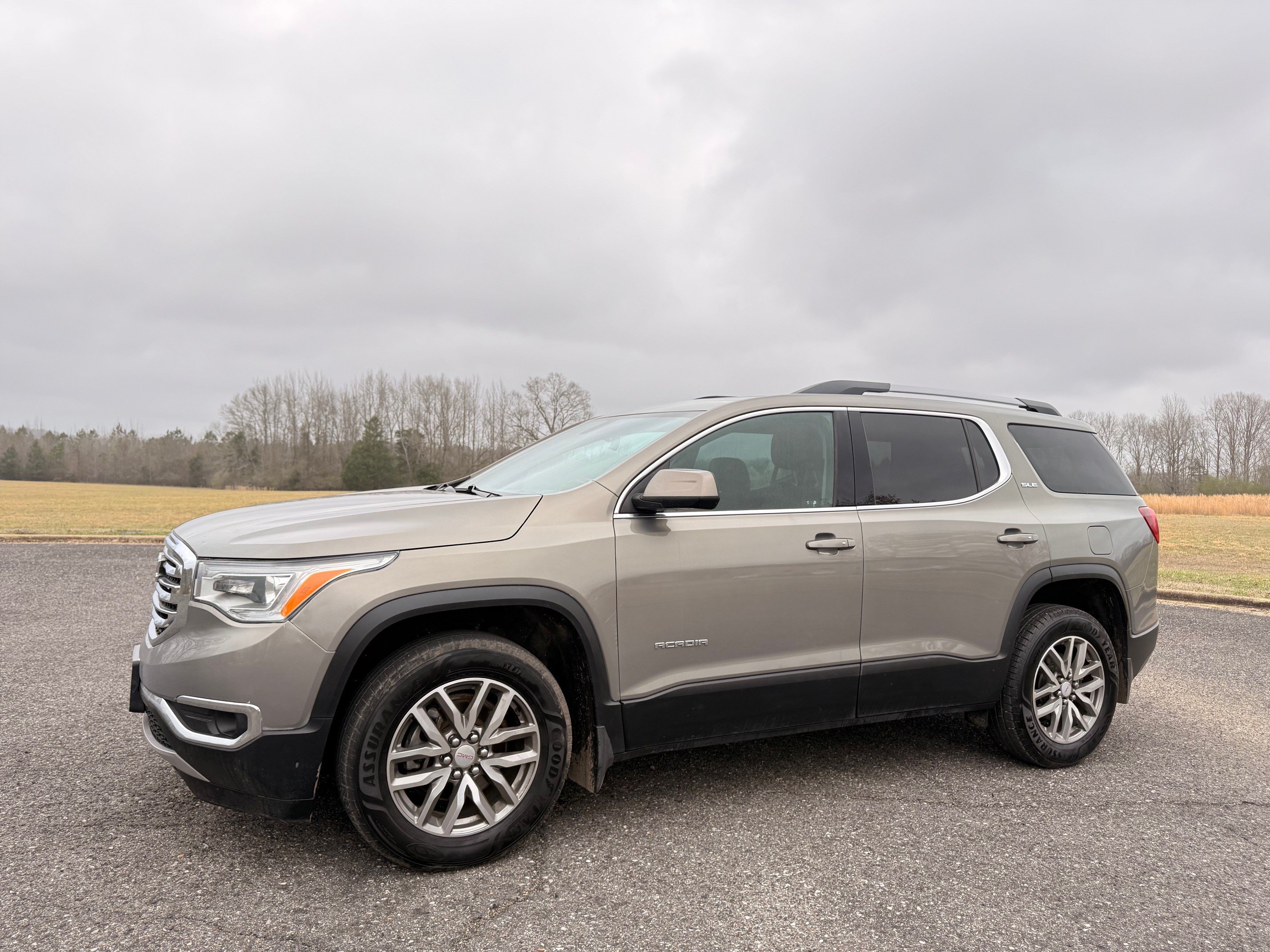 Used 2019 GMC Acadia SLE w/ Driver Alert Package I AWD/4WD image 1