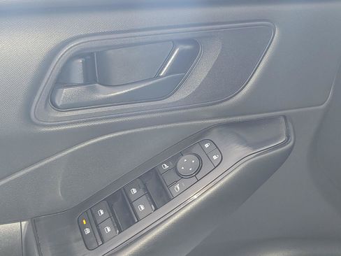 Used 2024 Nissan Rogue S FWD image 7