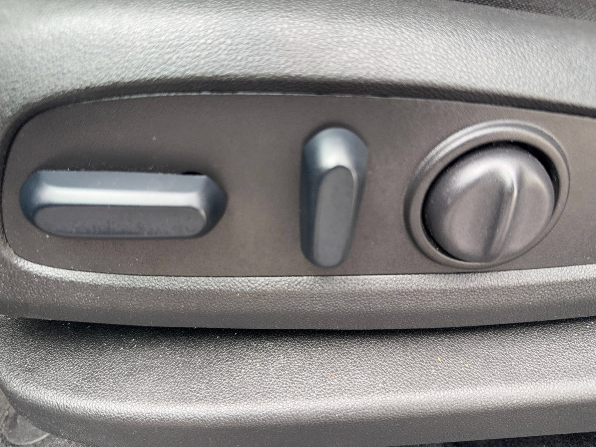 Used 2024 Chevrolet Equinox LT FWD image 12
