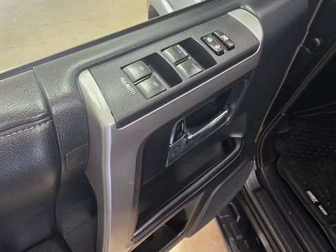 Used 2016 Toyota 4Runner SR5 Premium AWD/4WD image 11