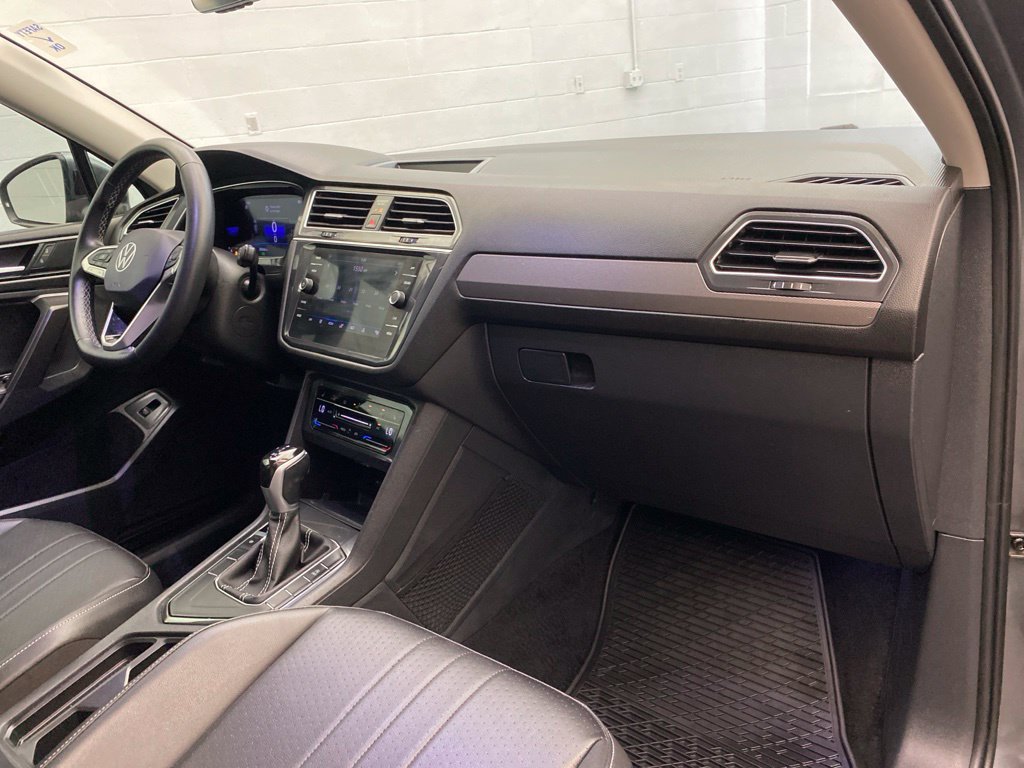 Used 2024 Volkswagen Tiguan SE FWD image 24