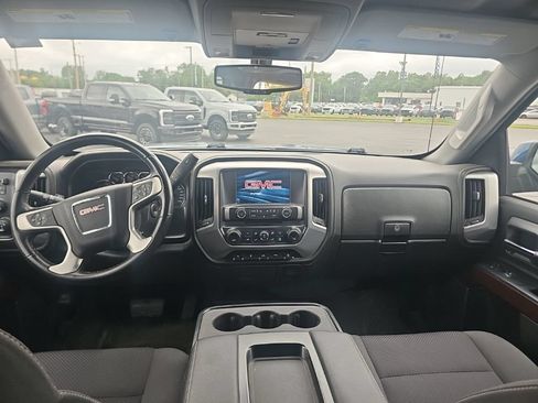 Used 2018 GMC Sierra 1500 SLE w/ SLE Value Package AWD/4WD image 11
