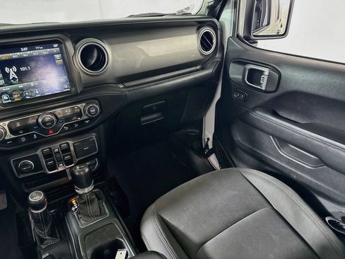 Used 2021 Jeep Wrangler Unlimited Sahara AWD/4WD image 22