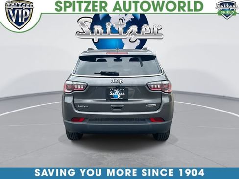 Used 2018 Jeep Compass Latitude w/ Cold Weather Group FWD image 8