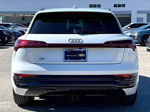 Certified 2024 Audi Q8 e-tron Premium image 6
