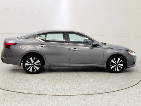 Used 2022 Nissan Altima 2.5 SV AWD/4WD image 8
