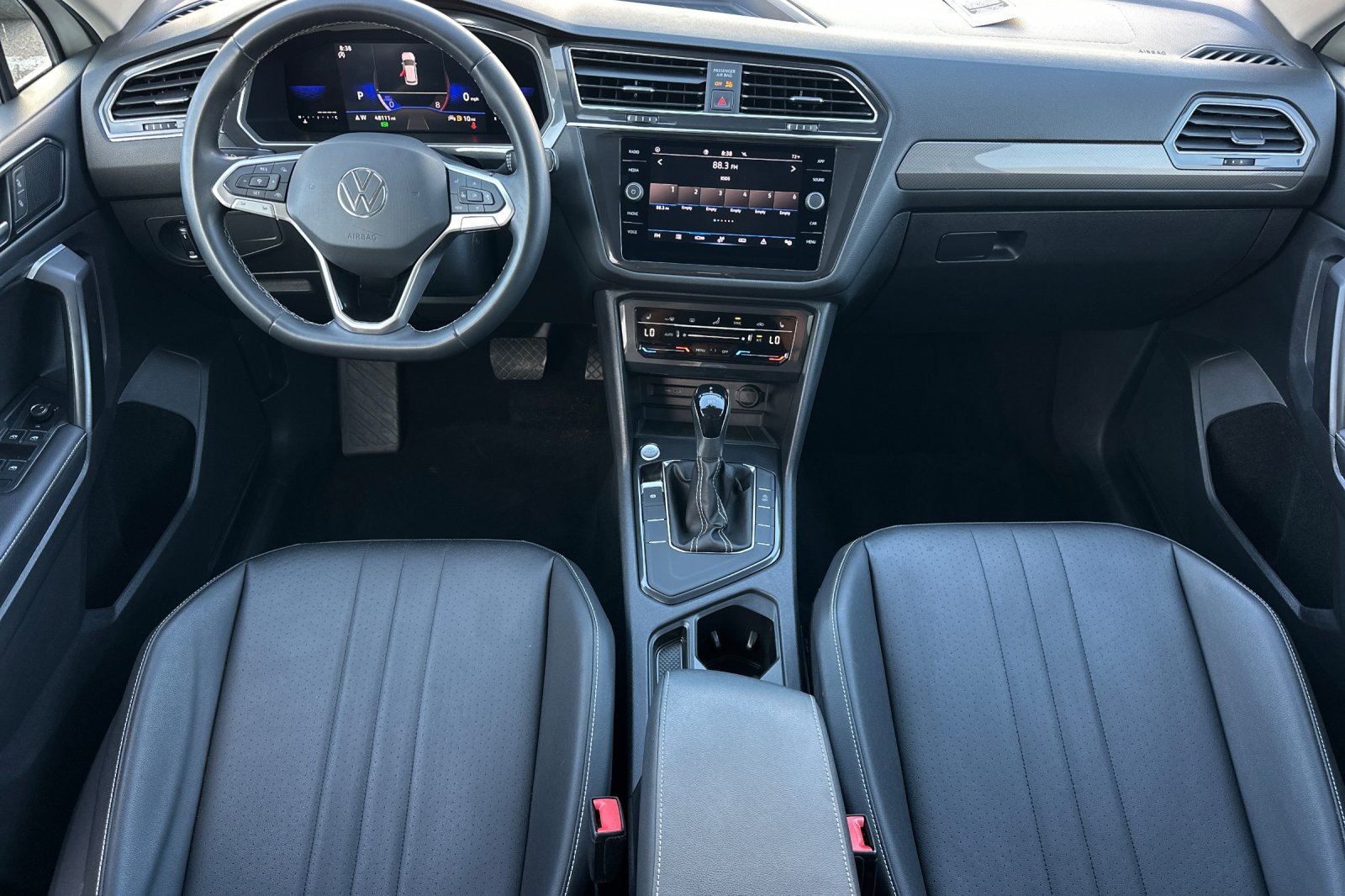 Used 2023 Volkswagen Tiguan SE FWD image 13