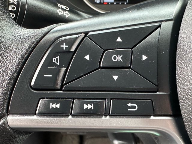 Used 2024 Nissan Versa SV FWD image 13