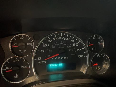Used 2025 GMC Savana 3500 Extended RWD image 13