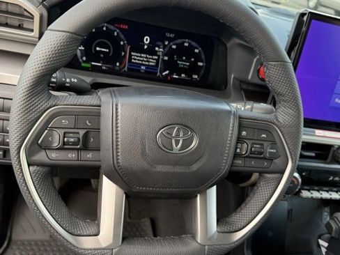 New 2025 Toyota Tacoma TRD Off-Road image 17