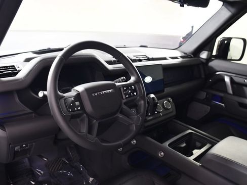 Used 2024 Land Rover Defender 130 X-Dynamic SE AWD/4WD image 12