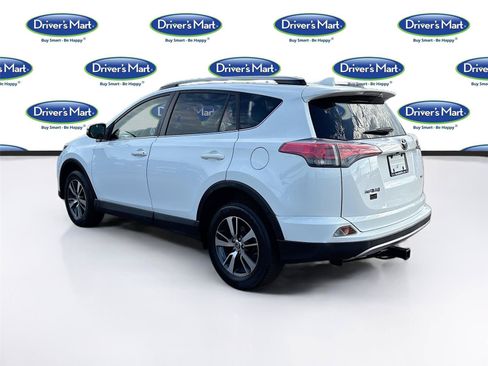 Used 2018 Toyota RAV4 XLE FWD image 5