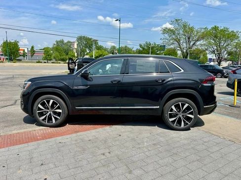 New 2026 Volkswagen Atlas Cross Sport SEL Premium R-Line AWD/4WD image 4