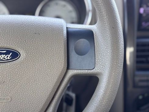 Used 2007 Ford Explorer Sport Trac XLT image 11